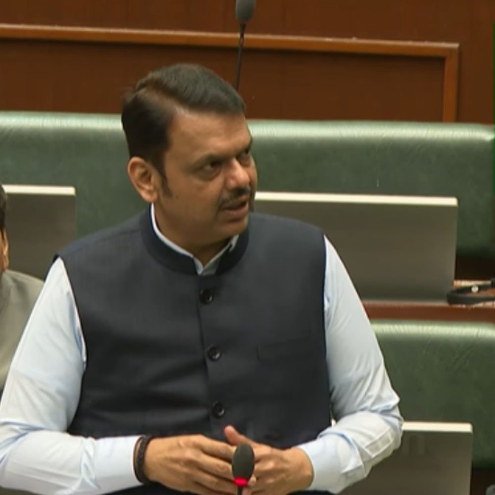 विधिमंडळ कामकाज:सोशल मीडियाद्वारे होणाऱ्या बदनामी विरोधात कायदेशीर तरतुदी तपासण्यासाठी DG च्या नेतृत्वात समिती - CM