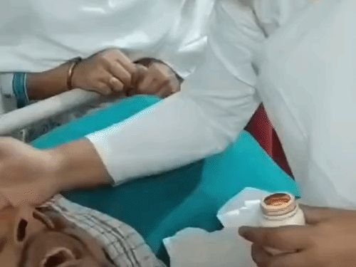 इच्छामृत्यूसाठी हरीशला आजपासून पाणी देणे बंद:आता आई-वडीलही भेटू शकत नाहीत, एम्समधील डॉक्टरांनी सांगितले- एक ते दोन आठवडे लागतील