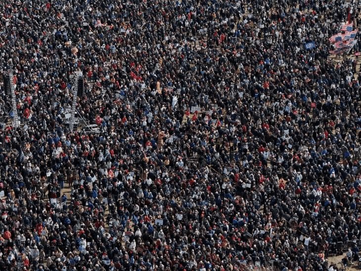 अमेरिकेत ट्रम्पविरोधात 80 लाख लोकांचा मोर्चा:3,300 ठिकाणी निदर्शने, इराण युद्ध आणि महागाईवरून पदावरून हटवण्याची मागणी