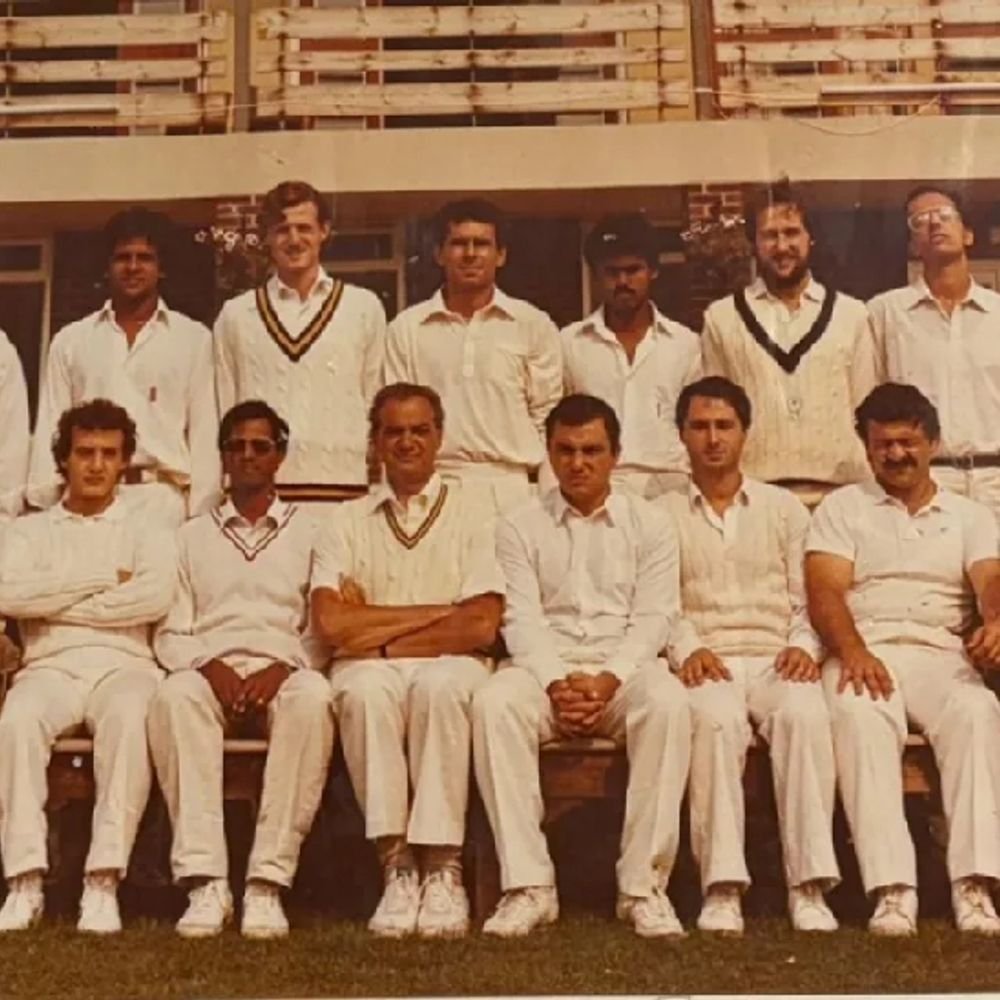 इटलीचा ‘क्रिकेट’मधील चमत्कार:ज्या देशात गवताची खेळपट्टीही नाही, त्याने वर्ल्ड कपमध्ये नेपाळला हरवले; 78 वर्षांच्या वृद्धाचे स्वप्न पूर्ण