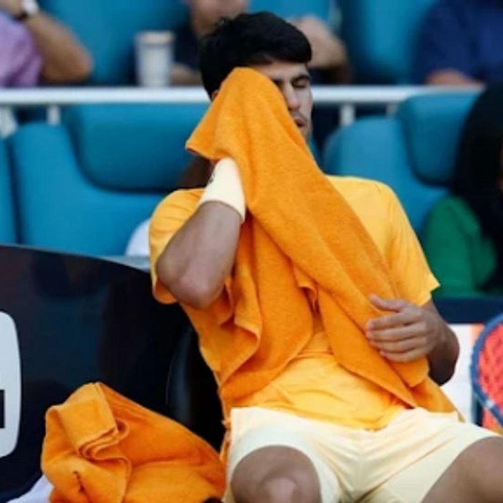 अल्काराझ मियामी ओपनमधून बाहेर:सेबेस्टियन कोर्डाने हरवले; पराभवामुळे निराश दिसला, म्हटले- आणखी सहन होत नाही, घरी जातोय