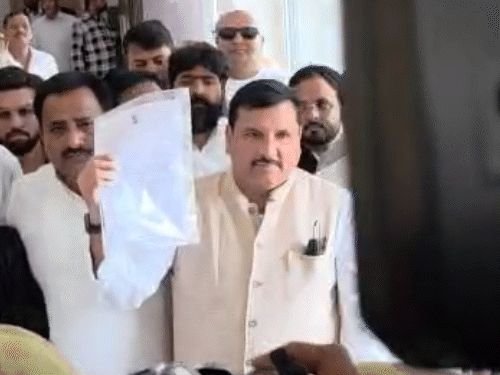 संजय सिंहांनी राममंदिर जमीन घोटाळ्याचे पुरावे SITला दिले:12 मिनिटांत SIT अध्यक्षांना 11 पुरावे सादर; विचारले- आतापर्यंत FIR का नाही?