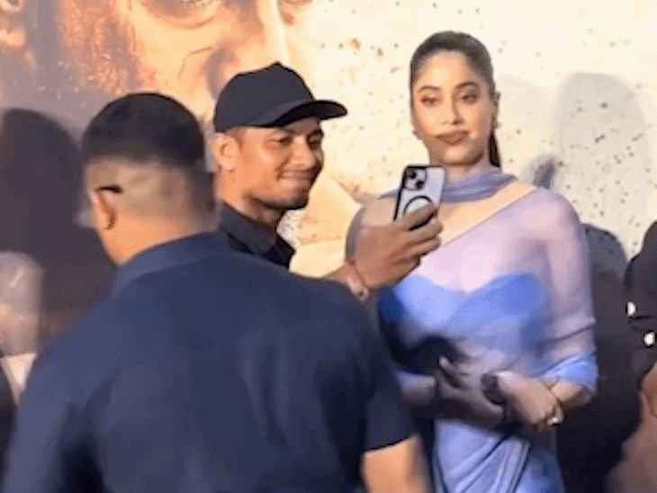 जान्हवी कपूरने बॉडीगार्डला इशारा केला:त्वरित सेल्फी घेणाऱ्या चाहत्यावर ॲक्शन घेण्यात आली, गोविंदाच्या गार्ड्सचीही पापाराझींशी झटापट