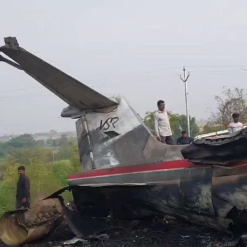 DGCA +व्हिएसआर = AAIB:कोण कुणाला वाचवतंय तेच कळेना, मिटकरींचा अजित पवारांचे विमान झाडाला धडकलेच नसल्याचा दावा