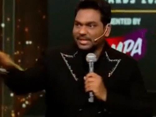 झाकीर खान म्हणाला- धुरंधरमुळे सगळ्यांची जळाली:बॉलिवूडवर टीका केली; म्हटले- बॉम्ब ल्यारीमध्ये फुटले, पण धूर वांद्रे ते जुहूमध्ये पसरला