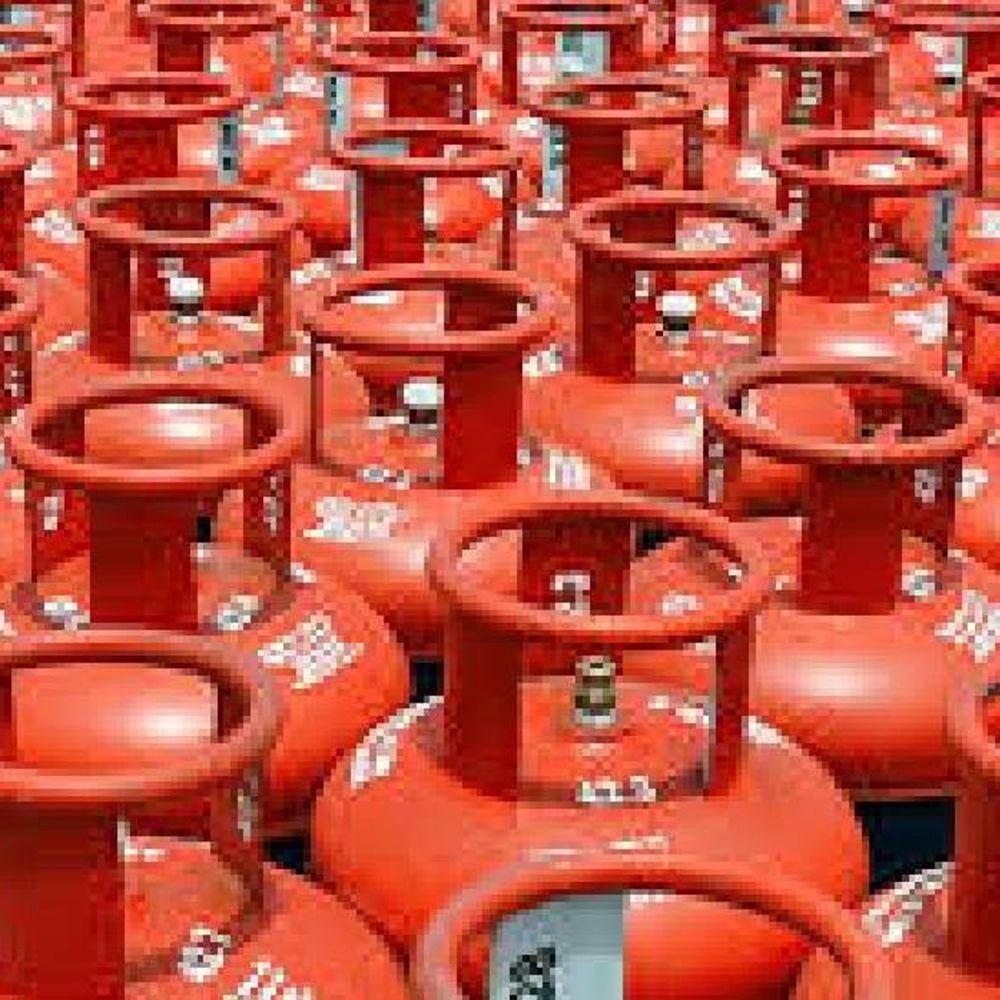 सिलिंडर बुकिंगसाठीची मुदत 21 वरून 25 दिवसांपर्यंत:एलपीजी उत्पादनवाढीचे रिफायनरींना आवाहन