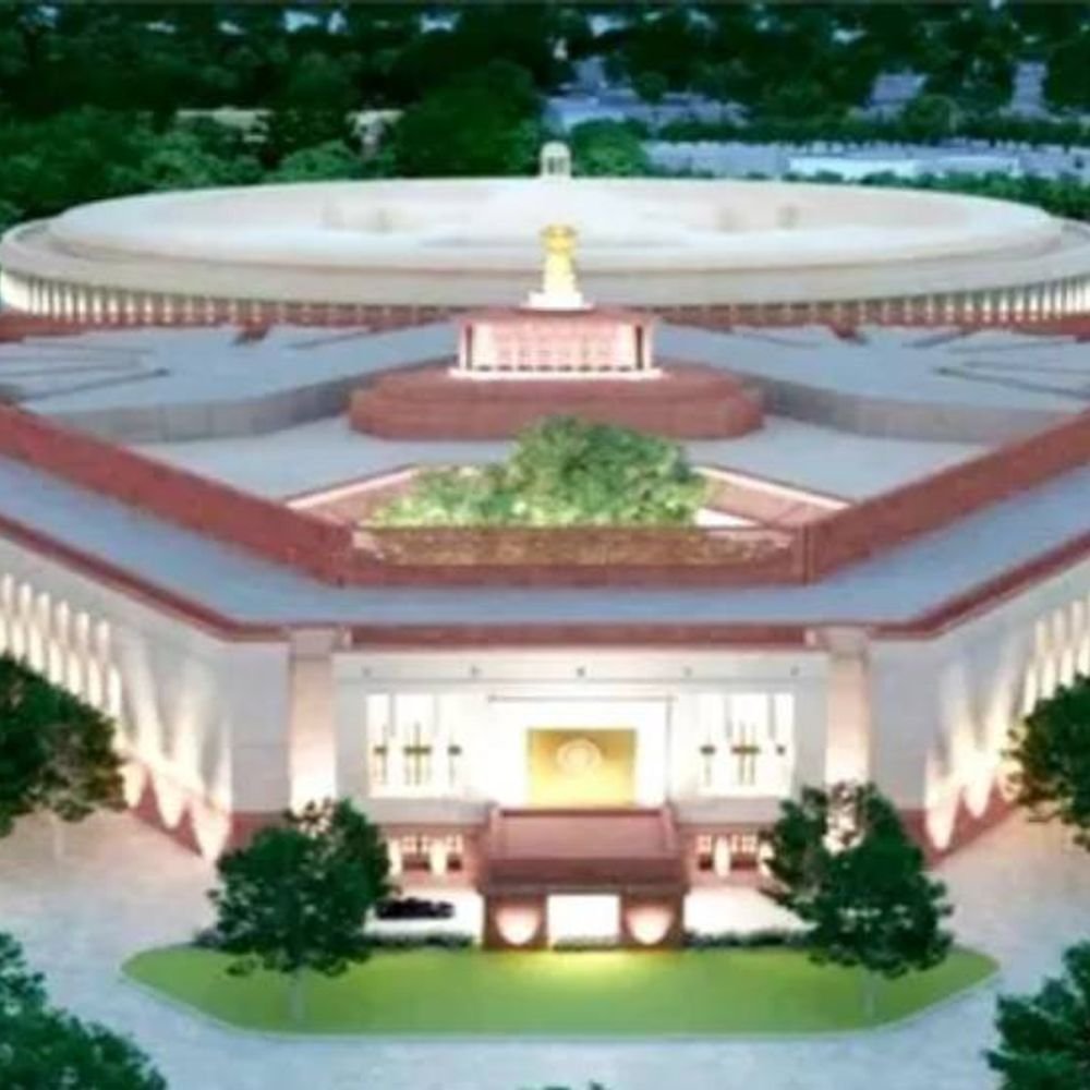 महिला आरक्षणात पुनर्रचनेचा अडथळा हटणार:विधेयक याच आठवड्यात, 33% महिला आरक्षणासाठी 2 विधेयकांची तयारी