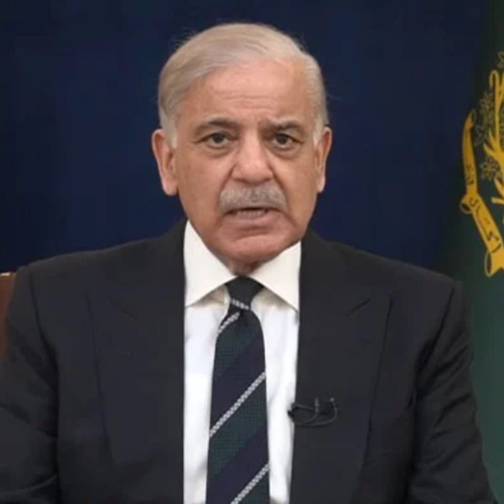 इराण युद्ध– पाकिस्तानमध्ये तेल महाग, शाळा बंद:मंत्र्यांचे वेतन–परदेशी दौरे थांबवले; सरकारी कार्यालये आठवड्यातून 4 दिवस उघडतील, कर्मचाऱ्यांना वर्क फ्रॉम होम