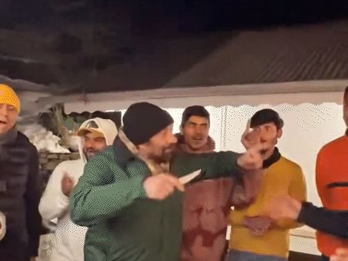 बॉर्डर-2 ची कमाई 230 कोटींहून अधिक झाली:चित्रपटाने आठव्या दिवशी ₹11.25 कोटी कमावले, सनी देओलने चित्रपटाच्या यशाचा जल्लोष केला