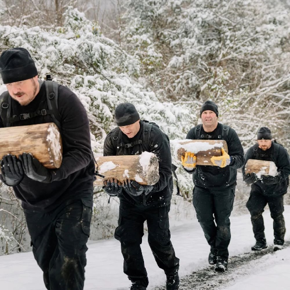 अमेरिकेत 'अल्फा मेल' प्रशिक्षण शिबिर:3 दिवसांच्या कोर्सचे 2.78 लाखांपर्यंत शुल्क; किशोरवयीन मुलांनाही प्रशिक्षण