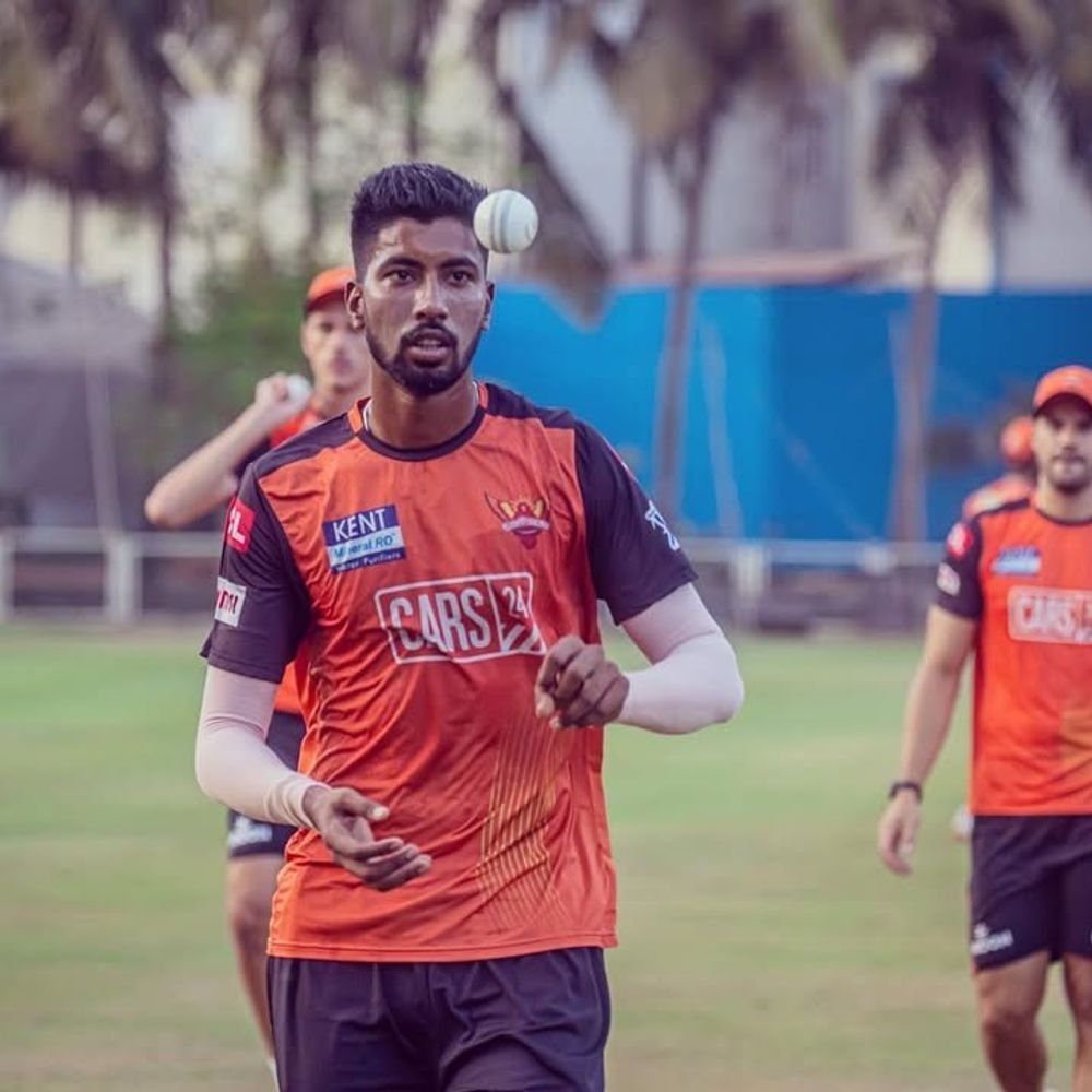 आकाशदीपच्या जागी सौरभ दुबे KKR मध्ये सामील झाला:अद्याप IPL पदार्पण केले नाही; हर्षित राणाच्या बदलीबाबत निर्णय बाकी